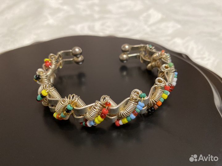 Браслеты разные, оригинальные