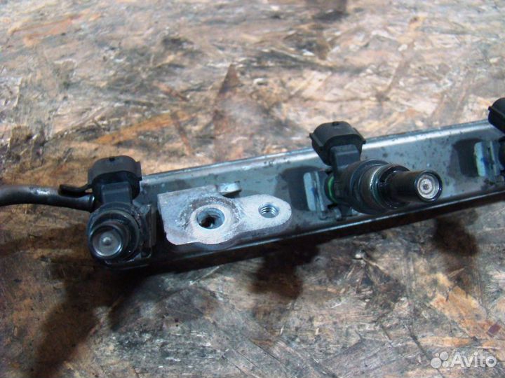 Nissan Qashqai J10 Рейка топливная 1.6 HR16DE