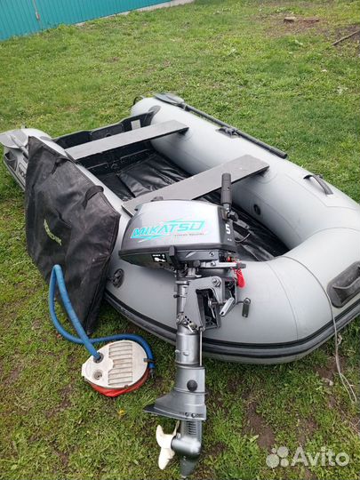 Лодка с мотором