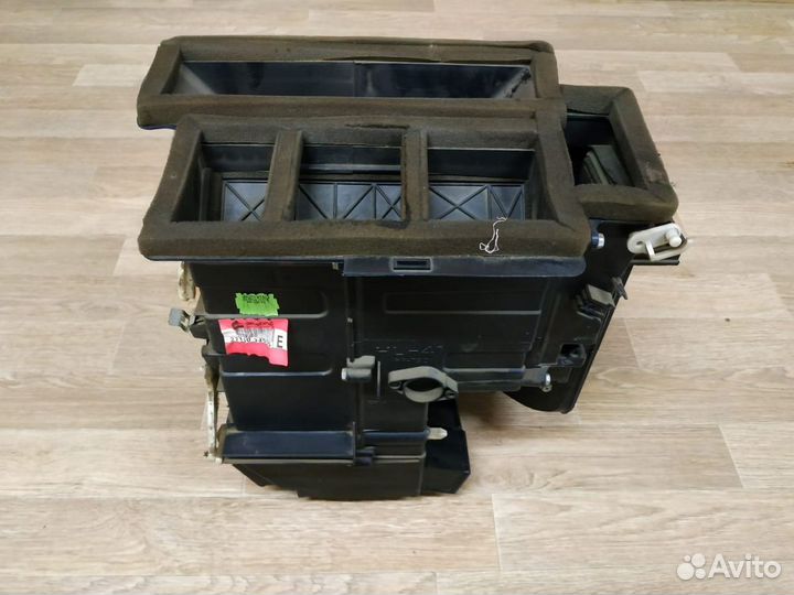 Корпус радиатора отопителя Nissan Primera P11