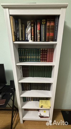 Книжный шкаф IKEA