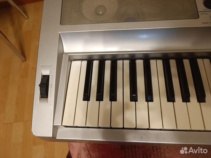 Синтезатор Yamaha DGX-300