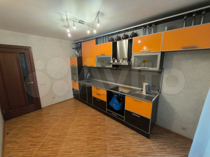 3-к. квартира, 74 м², 3/10 эт.