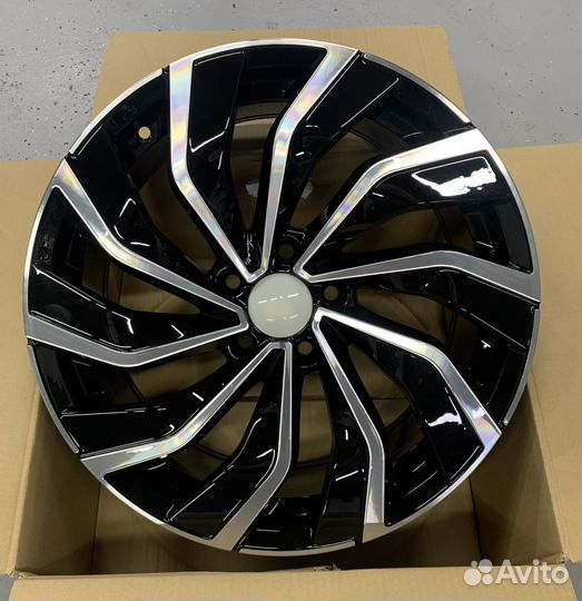 Диски для Volkswagen Passat R18