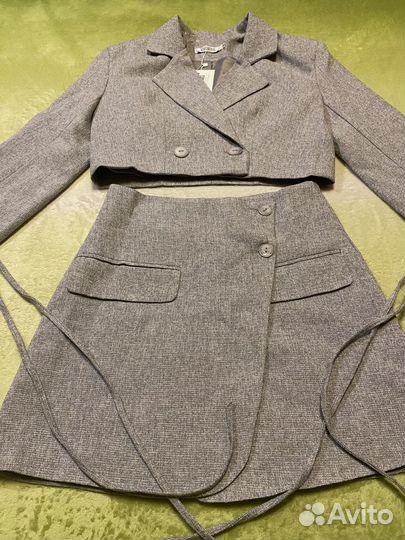 Твидовый костюм с короткой юбкой M