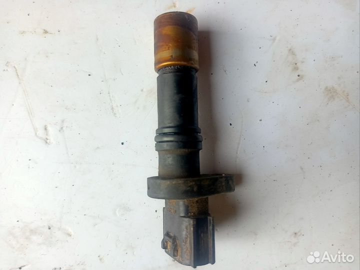 Датчик положения коленвала Toyota Corolla 150