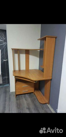 Компьютерный стол