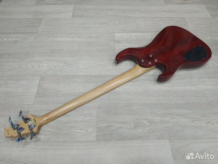 Бас гитара Greg Bennet