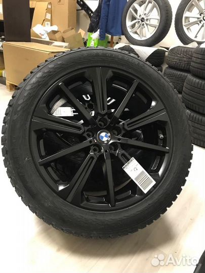 Зимние колеса BMW X5 G0 X6 G06 стиль 748M R20 шипы