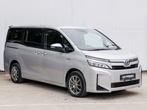 Toyota Voxy 1.8 CVT, 2018, 118 380 км, с пробегом, цена 2 420 000 руб.