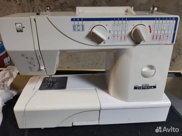 Швейная машинка victoria FY700