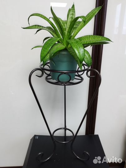 Подставка для цветов металлическая