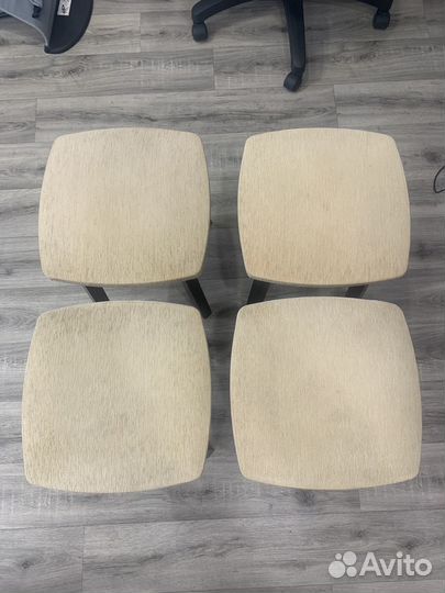 Кухонный стол и стулья