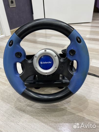 Игровой руль с педалями