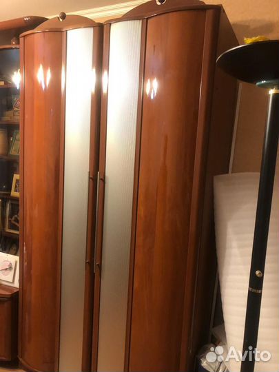 2 Шкафа распашных одностворчатых