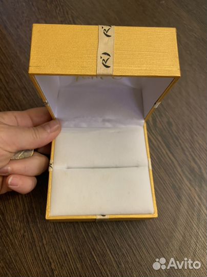 Шкатулька для кольца ринго