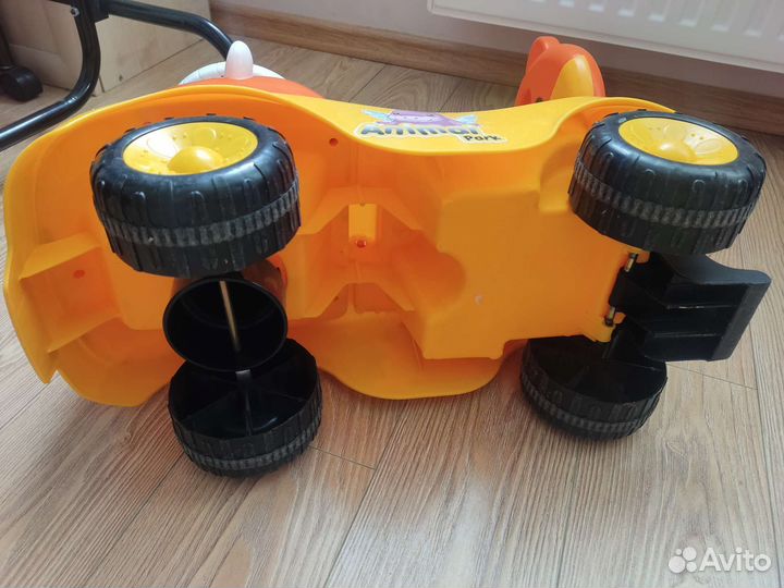Машинка каталка толокар