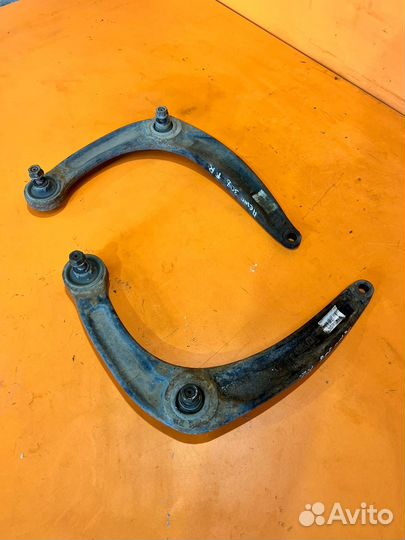 Рычаг передний правый на Peugeot 308