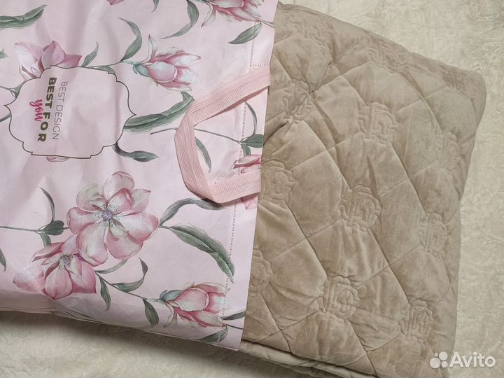 Покрывало на кровать новое 220*240 Бежевое