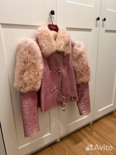 Дублёнка жеснкая из ягненка с песцом (крашенная)