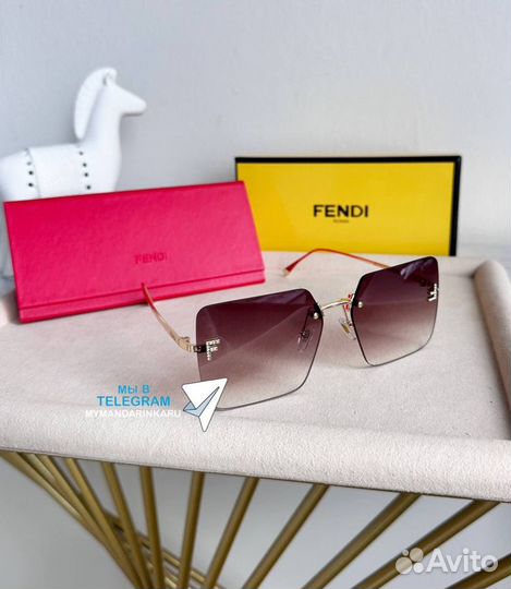 Женские очки Fendi