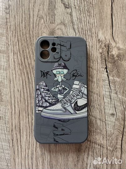 Чехол на iPhone 12