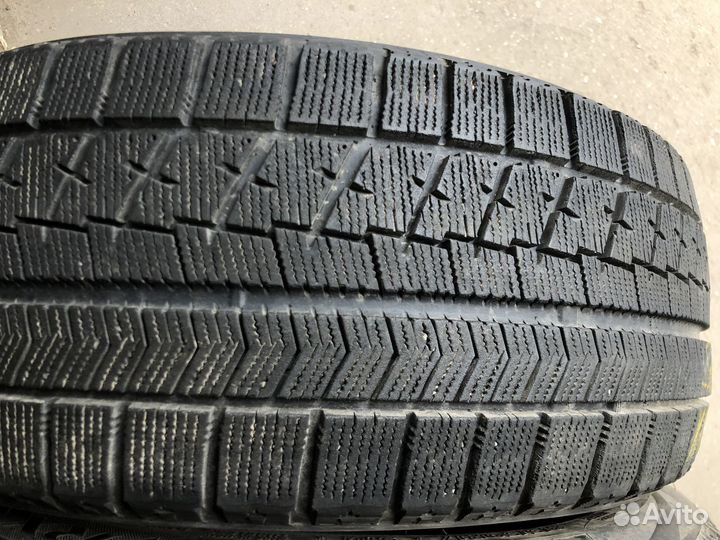 Bridgestone Blizzak VRX 225/45 R18