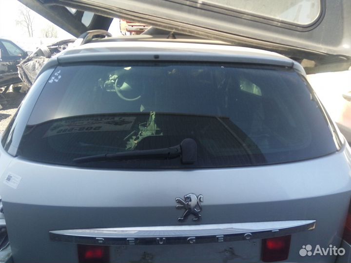 Пежо 407 стекло заднее в крышку