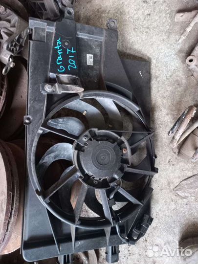 Дифузор радиатора Лада Гранта 2017