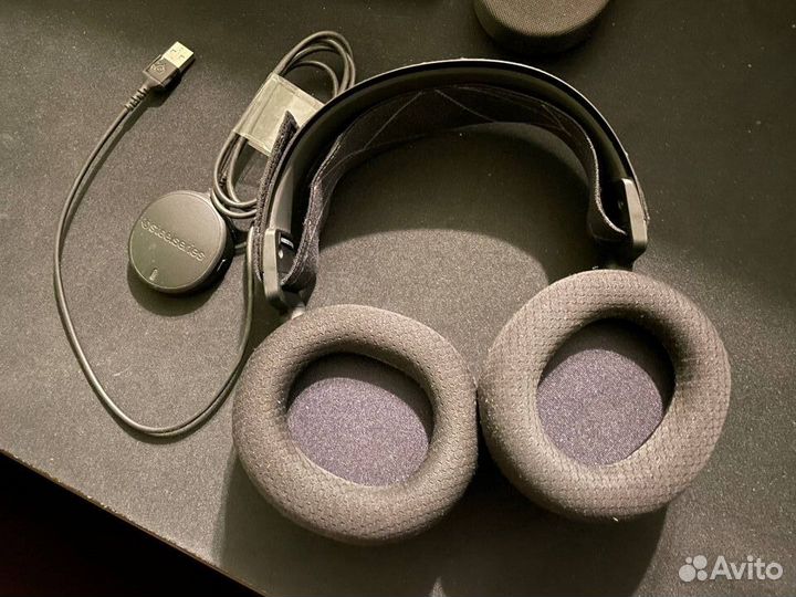 Беспроводные игровые наушники SteelSeries Arctis 7