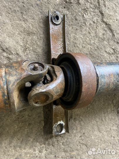 Карданный вал Лада 2107 2105 2002