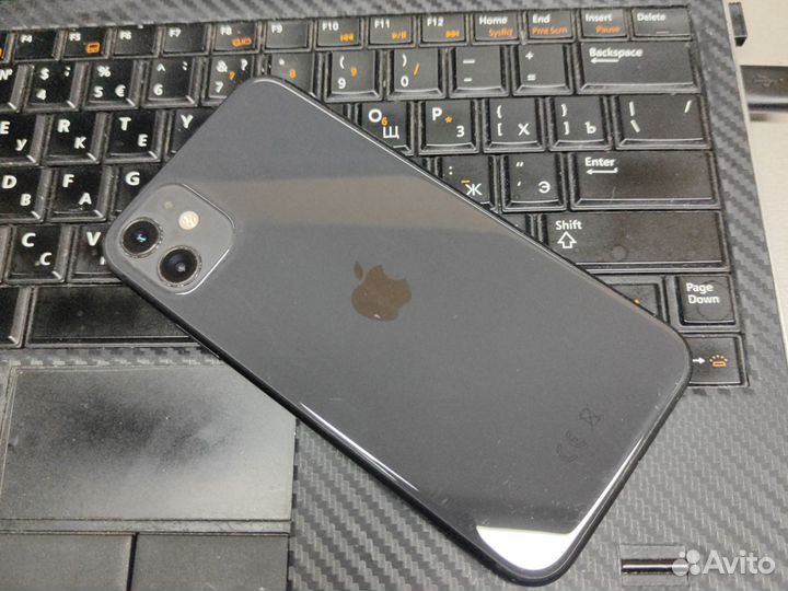 iPhone 11, 64 ГБ