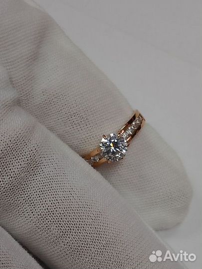 Золотое кольцо с фианитом 16р