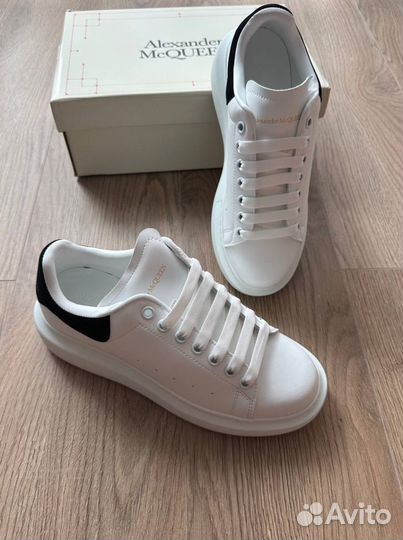 Кеды Alexander Mcqueen белые