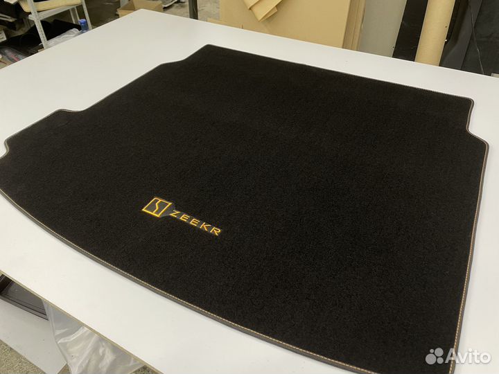 Коврик в багажник Zeekr 001 ворсовый