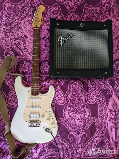 Электрогитара и комбоусилитель