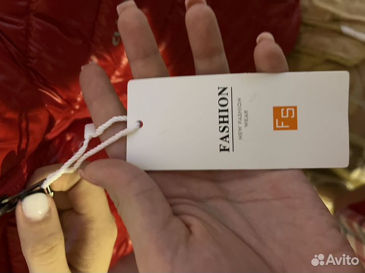 Жилетка осенняя, весенняя, красного цвета