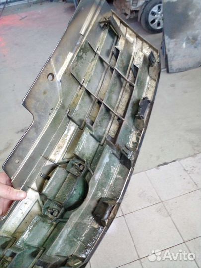 Решетка радиатора Nissan Almera G15