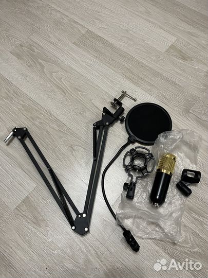 Студийный конденсаторный микрофон BM800