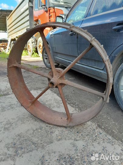 Колесо старинное