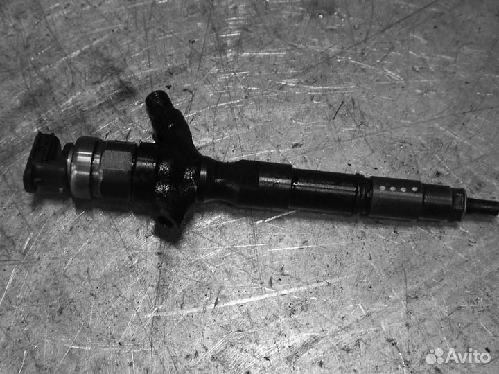 Форсунка дизельная электрическая V2,5 Toyota Hilux
