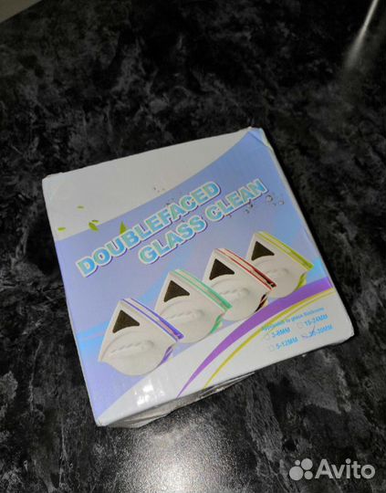 Магнитная щётка для мытья окон