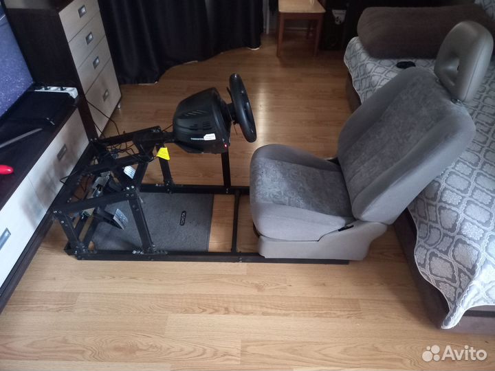 Игровой руль с педалями