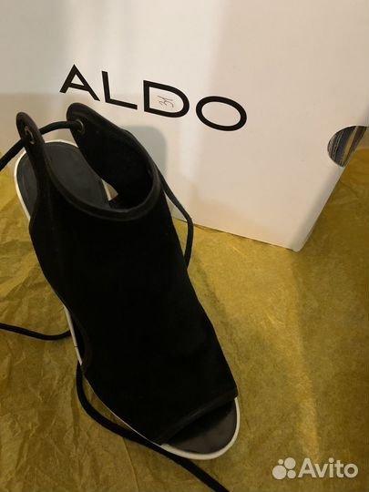 Натуральная замша Босоножки aldo 38