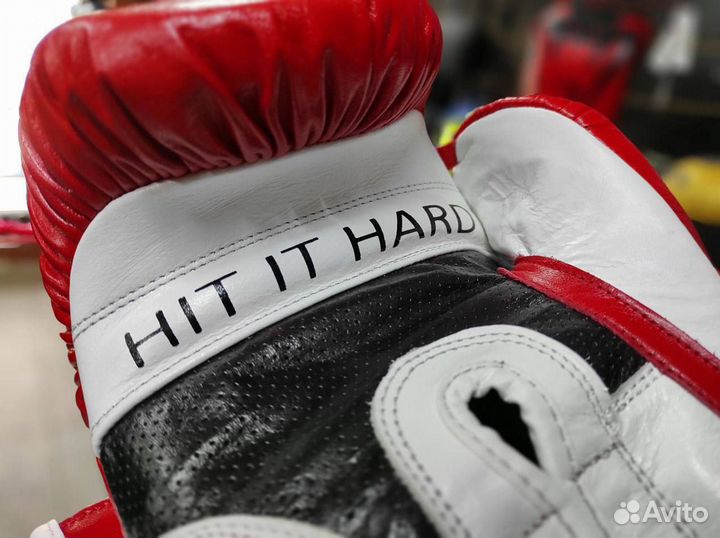 Боксерские перчатки Title Gel Hit it Hart