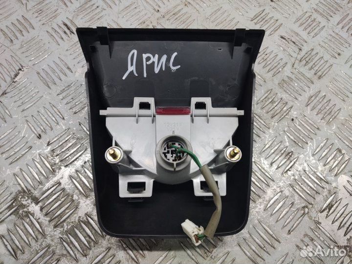 Стоп-сигнал Mitsubishi Lancer 9 4G18