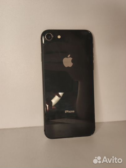 Телефон iPhone 8