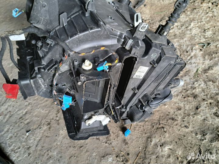 Корпус печки в сборе с радиатором Audi A6 C6