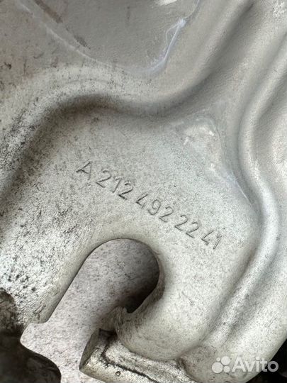 Крепление глушителя заднее левое Mercedes-Benz