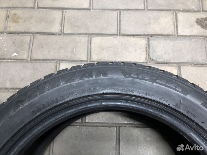 Bridgestone Blizzak LM-32 225/50 R17 98V